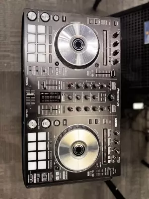 Pioneer - DDJ-SR2 2